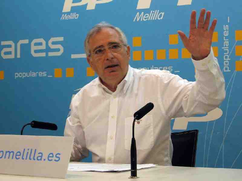 Imbroda lamenta la falta de "firmeza" del Gobierno ante "cuatro desalmados"