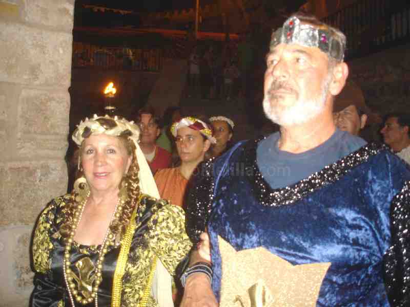 Gana España, cena Scorpio y se reúnen las Cortes de Melilla la Vieja, Castilla en el norte de África