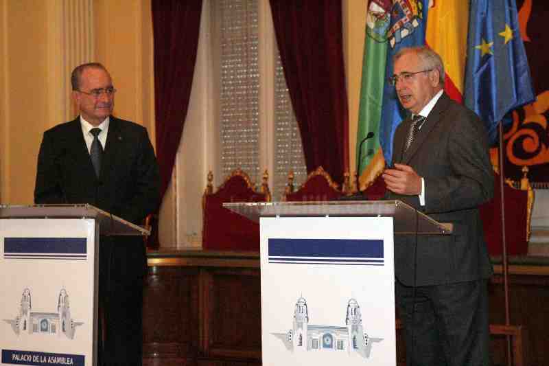 Melilla y Málaga estrechan sus lazos de unión con la firma de un importante acuerdo marco