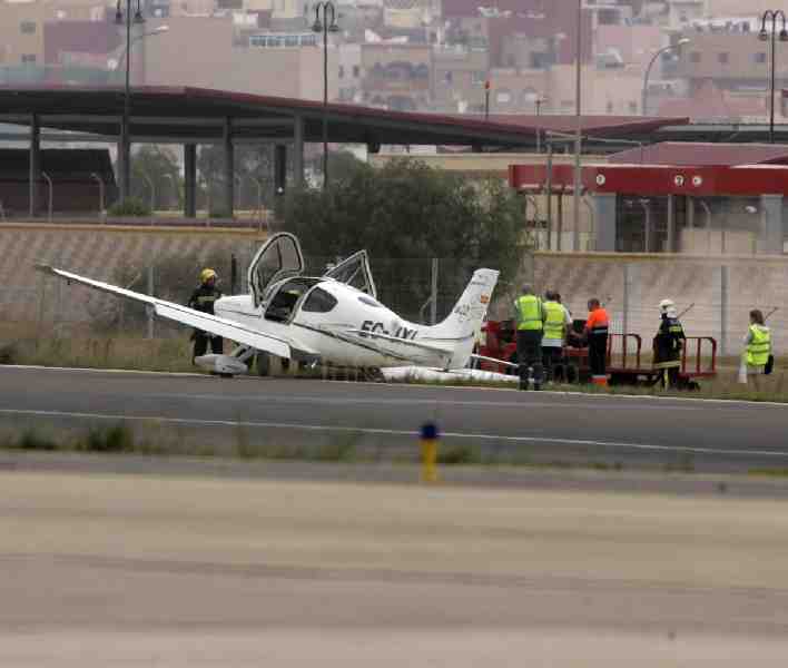 Una avioneta se estrella al intentar aterrizar en el Aeropuerto de Melilla
