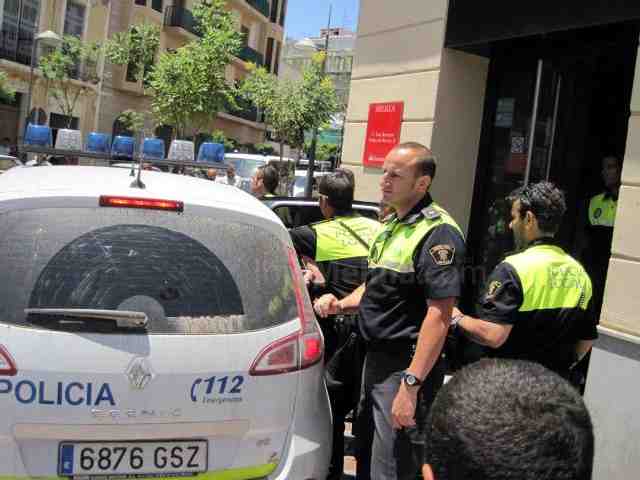 Detenido un individuo cuando intentaba perpetrar un atraco en una sucursal del Banco Santander en Melilla (AMPLIACIÓN)