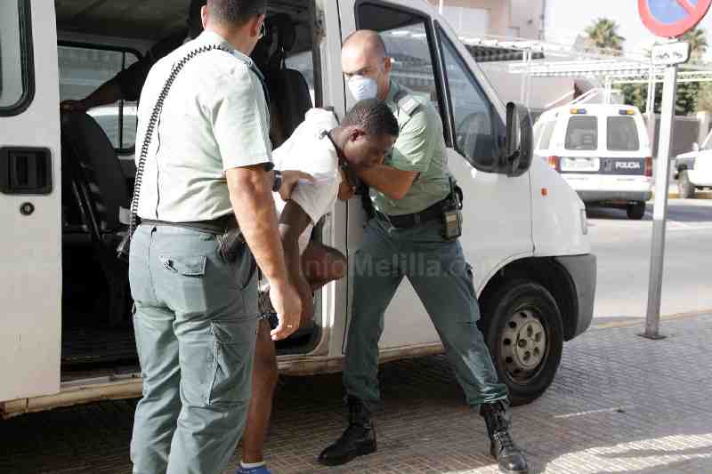 Interceptada en Melilla una patera con una decena de inmigrantes