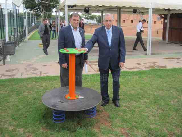 El Gobierno local invierte cerca de 70.000 euros en la instalación de un parque infantil en el Fuerte de Ocio de Rostrogordo