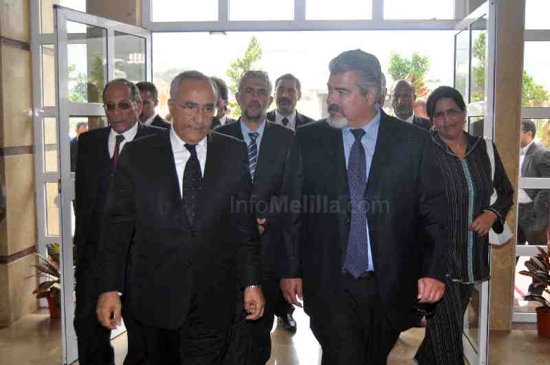Yahya Yahya (drch.) junto al Alto Representante de los Antiguos Combatiente de Marruecos