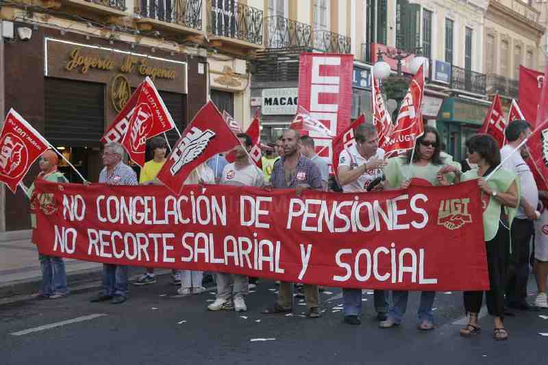 UGT y CC.OO. destacan el éxito de la huelga general y esperan que Zapatero rectifique y retire la reforma laboral