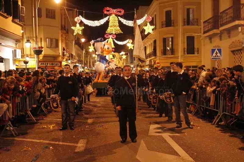 Los Reyes Magos inundan de ilusión las calles de Melilla en una cabalgata con la que ha dado comienzo la noche más mágica del año