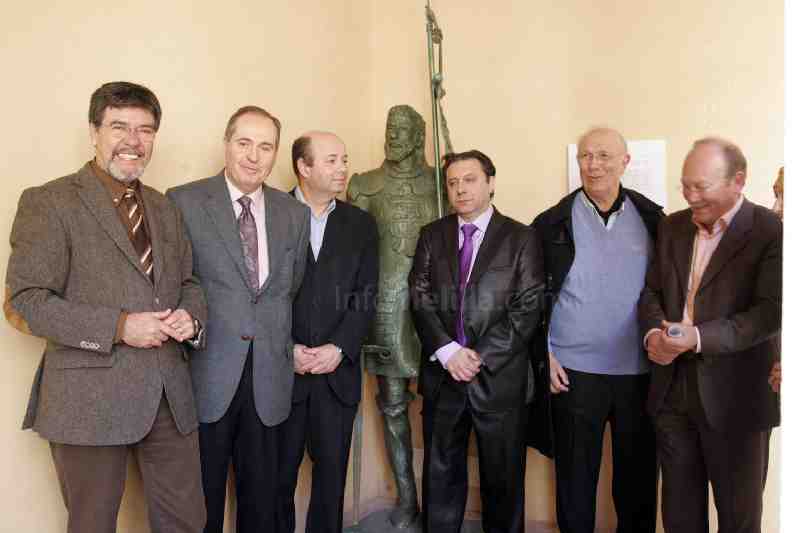 Un ajedrez gigante recrea la historia de Melilla del siglo XV