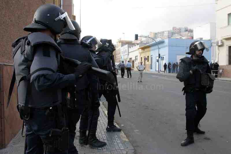 Un agente de Policía resulta herido como consecuencia de los disturbios de la Cañada