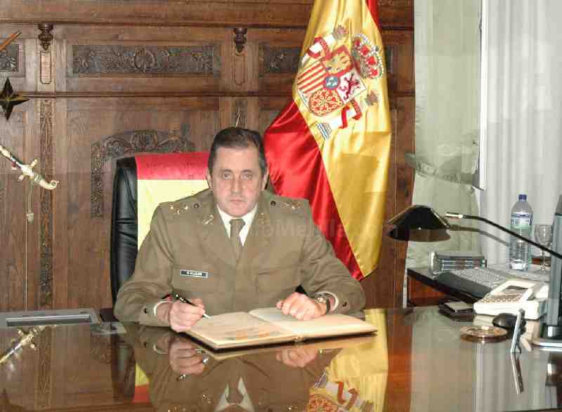 El 2º Jefe del Estado Mayor del Ejército muestra su satisfacción por el elevado nivel de preparación observado en la Comandancia de Melilla