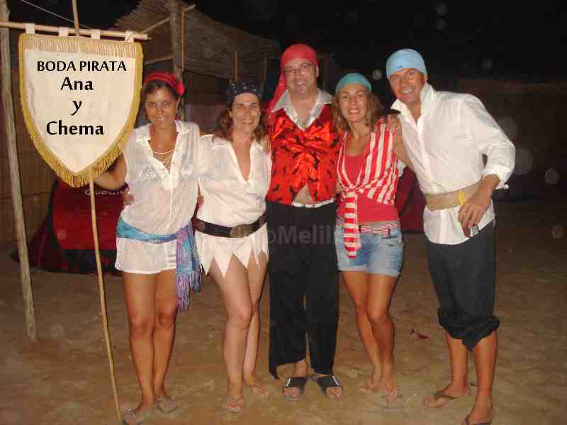 Ana y Chema, granadina y vallisoletano, contraen matrimonio 'pirata' en Beni Chicar