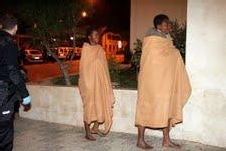 Ingresan en el CETI de Melilla los 44 inmigrantes rescatados por un barco