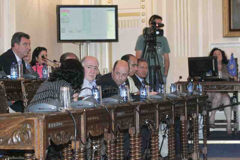 Guerra cree que la Asamblea es una 'máquina oxidada, obsoleta e inservible'