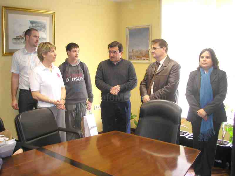 Heredia recibe a un grupo de estudiantes y profesores eslovenos del programa Comenius