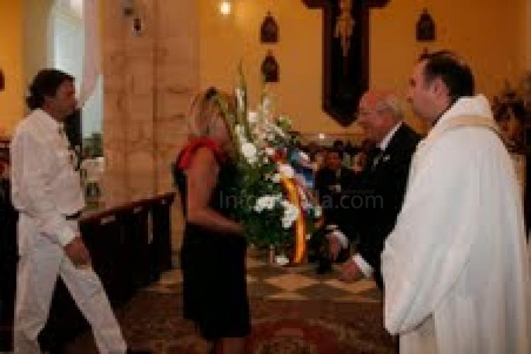 Imbroda pide a la Patrona de Melilla por los parados y los enfermos
