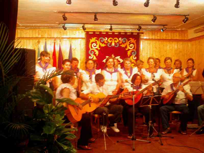 La Casa de Melilla en Málaga celebra San Juan a todo gas y con viaje a la vista