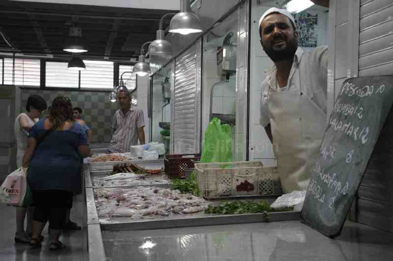 Normalidad en los mercados de Melilla, donde venden pescado del día anterior
