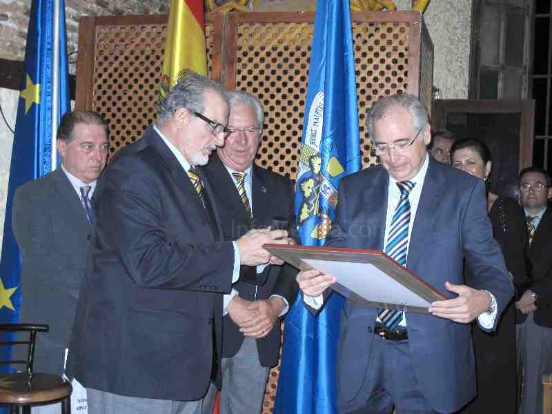 Juan José Imbroda, socio de honor del Club Scorpio de Aventuras en el XXV aniversario de su fundación