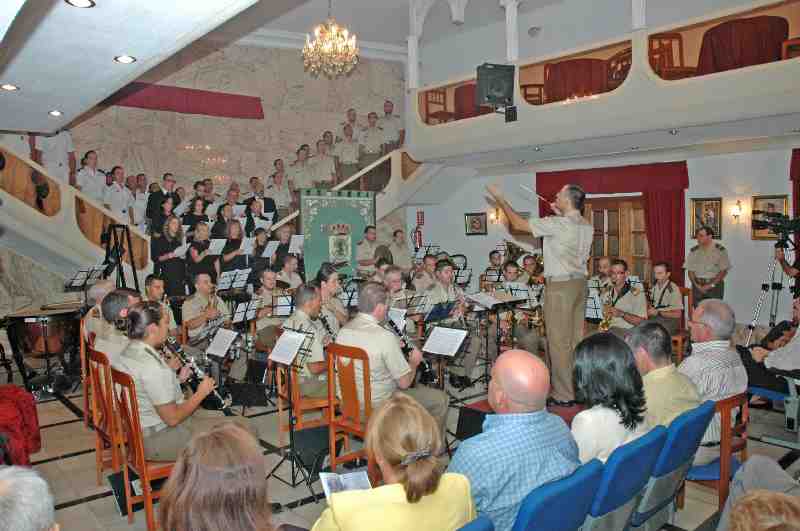 Martínez Dombriz dirigirá mañana a la Unidad de Musica Militar en el Casino