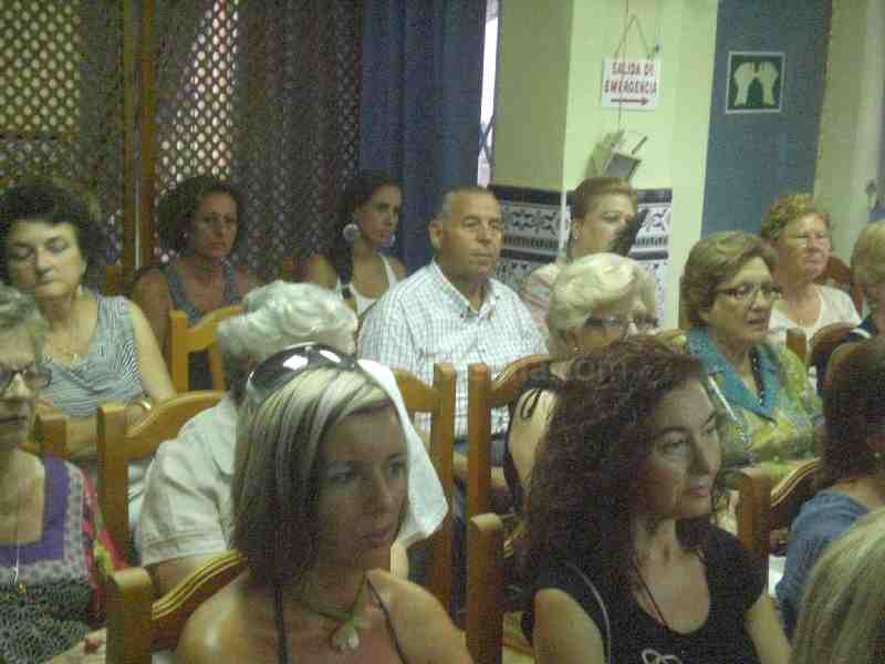 Armando Alcázar explica las aplicaciones de la medicina natural en la Casa de Melilla en Almería
