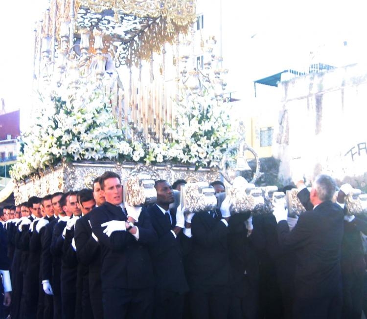 Jesús lavó los pies a sus apóstoles, Melilla llora al Cautivo en Jueves Santo