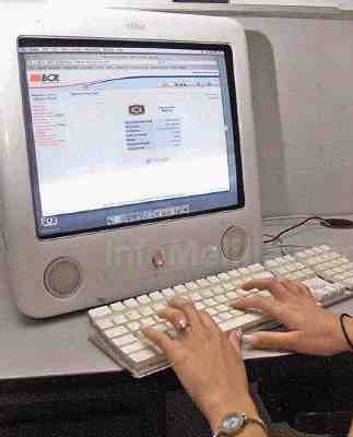 CpM propone “revolucionar la Administración virtual” y universalizar el acceso a internet