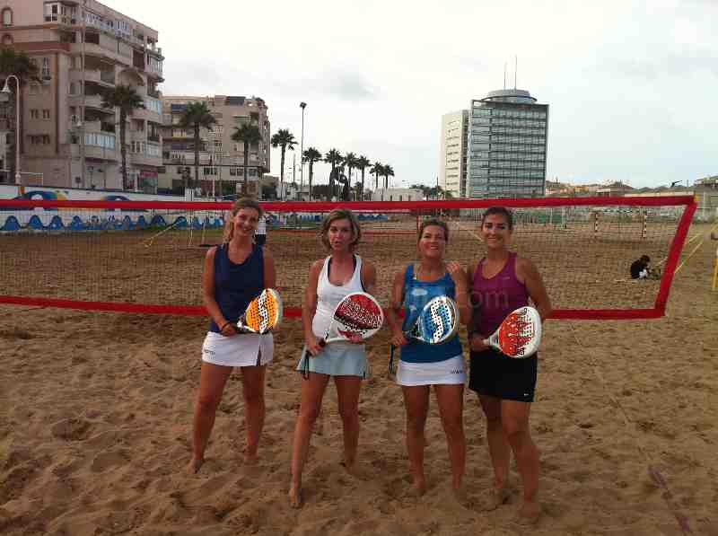 El Tenis Playa arranca con fuerza en la Playa de San Lorenzo