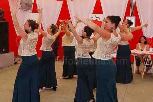 Día del Socialista en 'La Bodeguiya' entre platos compartidos y baile por sevillanas