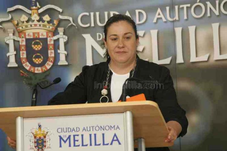 Rivas, convencida de que la crisis se puede paliar creando empleo “y no acostumbrando a la gente a la beneficiencia”