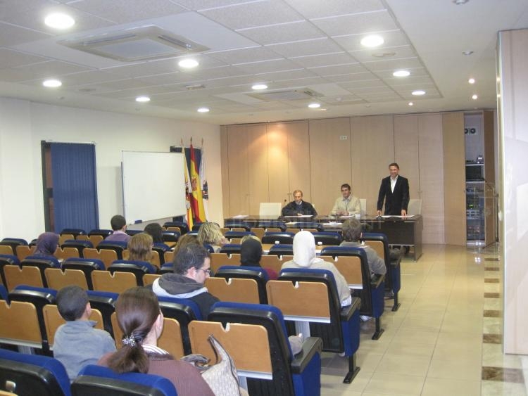 Presentación de dicho convenio en el Salón de Actos de la FMF