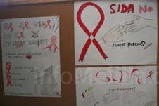 El Centro Penitenciario entrega los premios a los ganadores del concurso de carteles sobre el SIDA