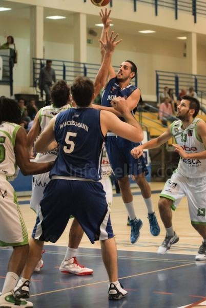 Buena actuación de Salva Arco