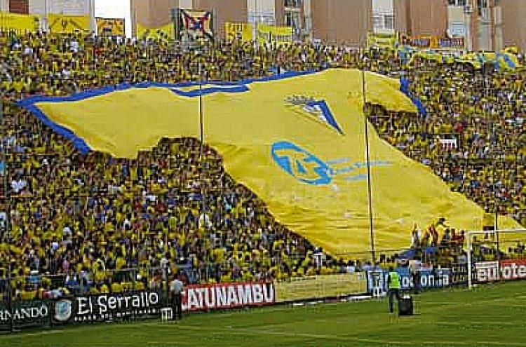 El Cádiz CF, un equipo que siempre ha contado con una impresionante afición