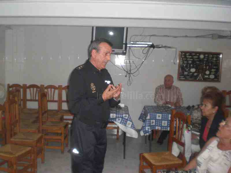Charla coloquio del Cuerpo Nacional de Policía en la Casa de Melilla en Almería