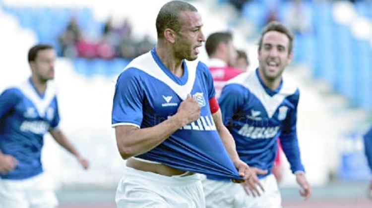 Chota autor del gol del Melilla alos 18 minutos de partido