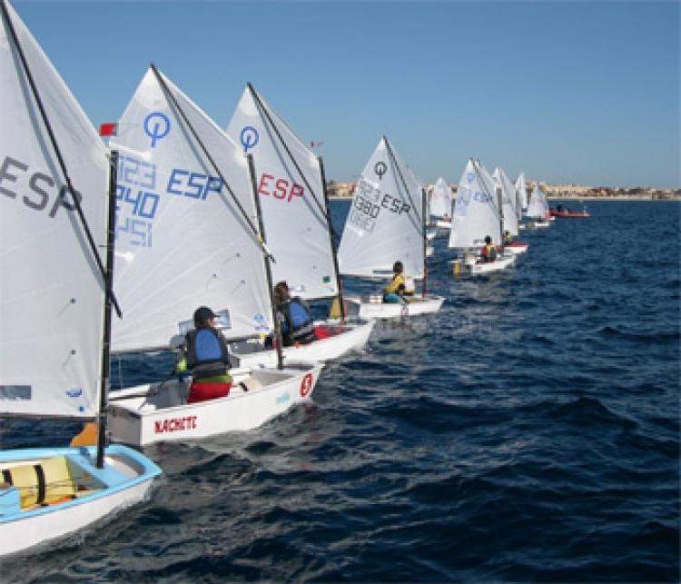 Regatistas del RCM de Melilla