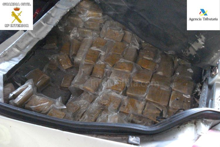 Droga en el maletero de un vehículo