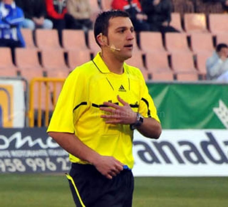 Alfonso Melgares, colegiado del partido de ida entre melillenses y vitorianos