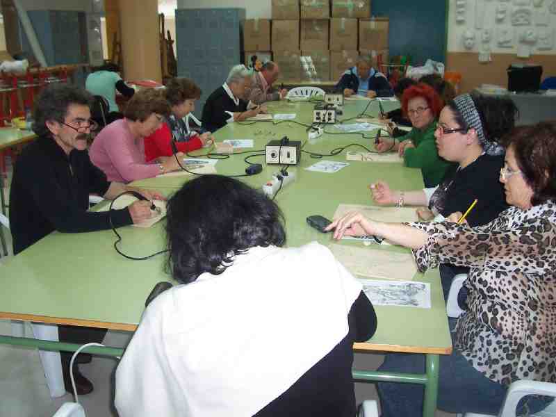 La Escuela “Tierno Galván” acogerá el próximo mes de marzo el segundo ciclo de iniciación a la técnica del pirograbado