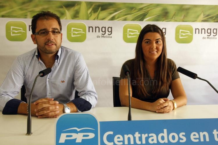 De la Cruz y Esparza durante la comparecencia ante los medios de comunicación