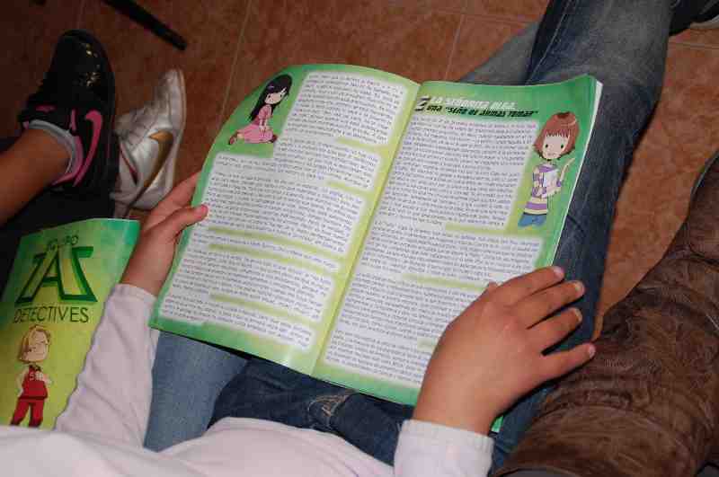 Las niñas de Divina Infantita se convierten en 'detectives del consumo'