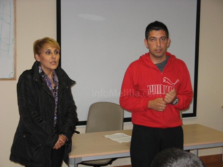 Pilar Illázquez en el momento de visitar el Colegio de Árbitros de Melilla