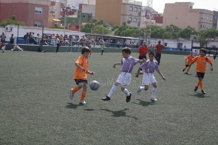 Los alumnos de la Escuela de Fútbol participan en el V Torneo Solidario