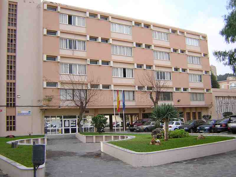 Fachada de la Escuela Oficial de Idiomas