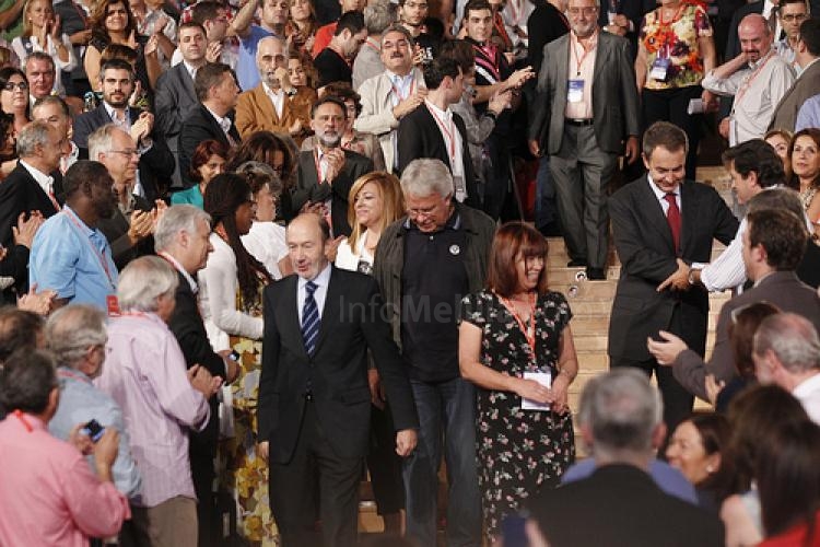 Muñoz se reúne con Rubalcaba y los primeros espadas del PSOE para abordar la campaña electoral