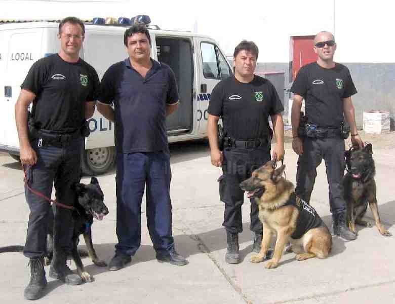 La Policía Local refuerza su Unidad Canina con tres nuevos 'perros-agentes'
