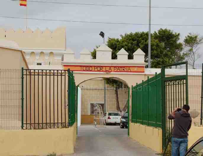 Cinco menores extranjeros sobrepasan los controles fronterizos con Marruecos a la carrera