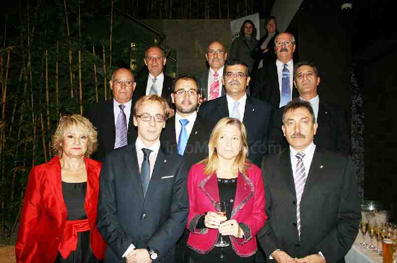 Los presidentes de las casas regionales de Ceuta con el consejero de Fomento de Ceuta y la vicepresi