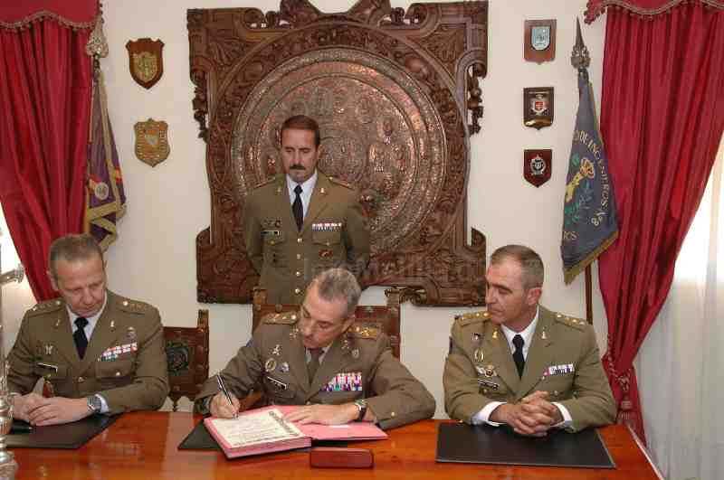 El coronel José Antonio Jarne San Martín asume el mando de Ingenieros