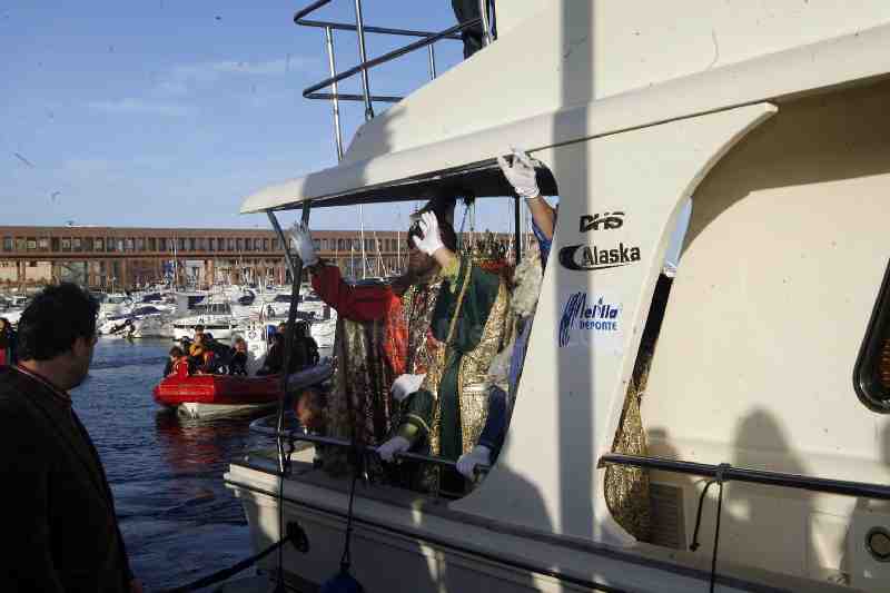Los Reyes Magos llegan al puerto de Melilla cargados de ilusiones y regalos para los melillenses