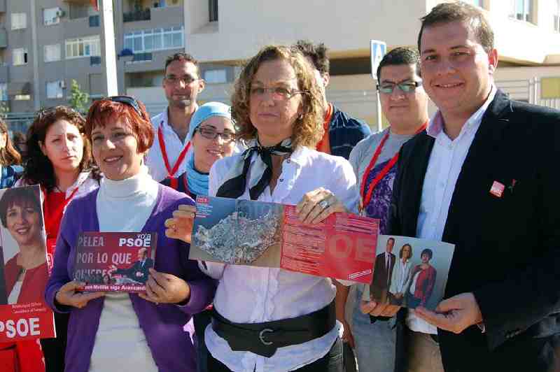 La terna socialista muestra a los medios su nueva publicación
